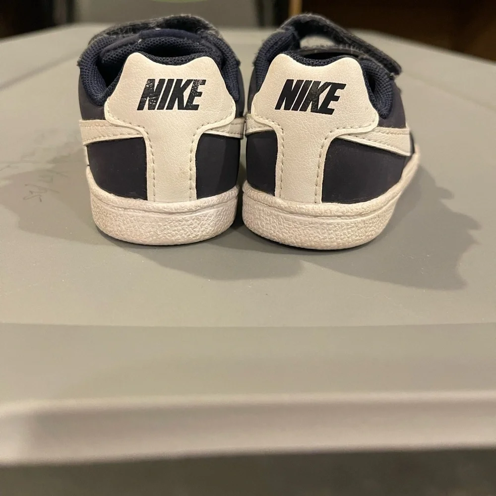 Nike Kids Dark Blue and White Sneakers